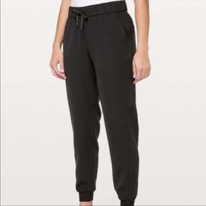 Lululemon On The Fly Woven Joggers